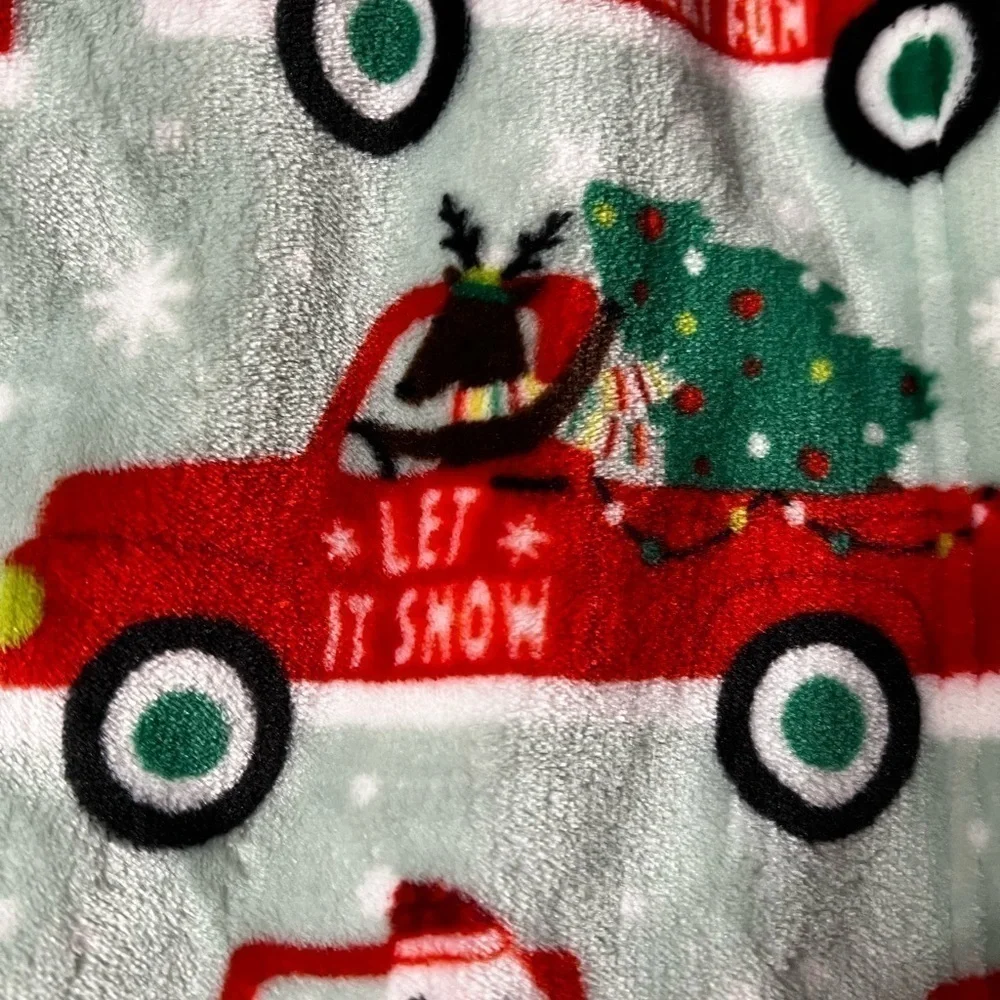 𝅺CHRISTMAS Holiday Velour Throw NWT 🌲